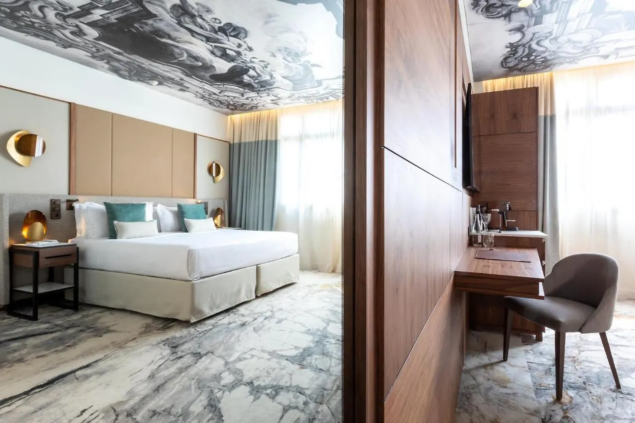 Intercontinental Champs Elysees Etoile By Ihg Hotel Parijs